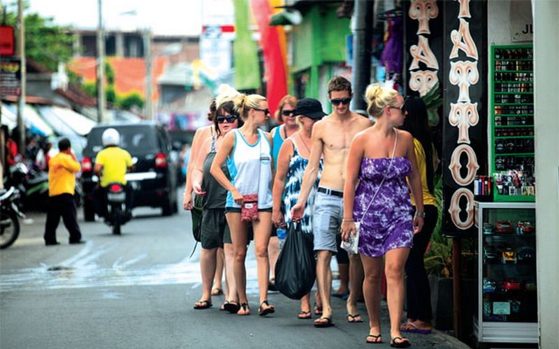 title Incar Thailand dan Dubai, Jabar Targetkan 1,7 Juta Wisman  Incar Thailand dan Dubai, Jabar Targetkan 1,7 Juta Wisman