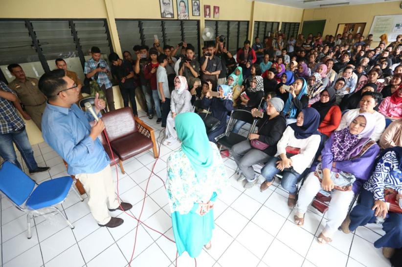 Belum Capai Kesepakatan, Emil Tunda Pembangunan Rumah Deret