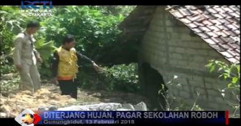 Diterjang Longsor, Pagar Bangunan Sekolah MTS 2 Gunungkidul Ambrol 