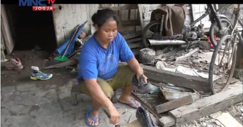Tinggal di Gubuk Reot, Janda Miskin Jadi Potret Kemiskinan Purworejo