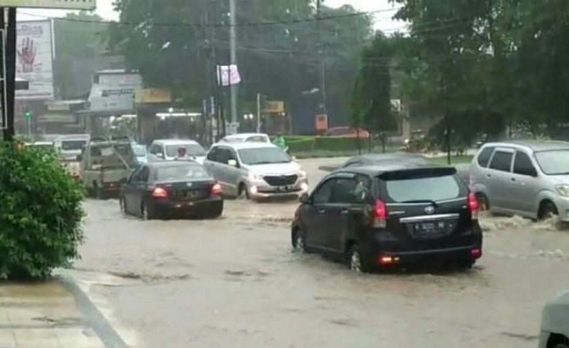 Pemkot Semarang Keringkan Sungai untuk Antipasi Badai Cempaka