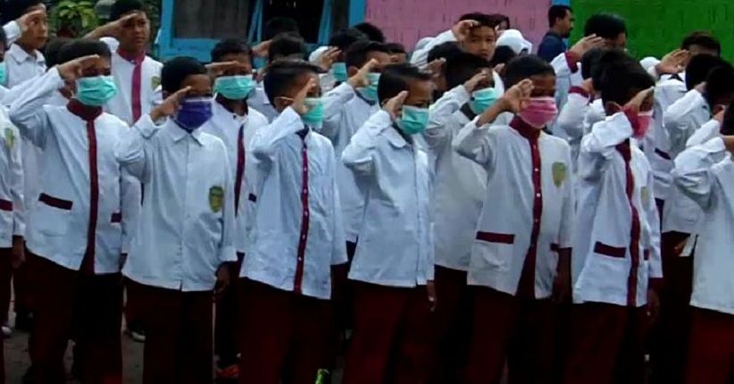 Bau Busuk dari Pabrik, Siswa SD di Sukoharjo Belajar Pakai Masker