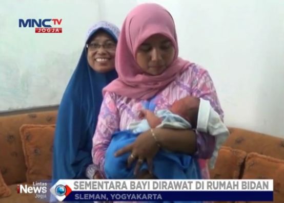 Bayi Laki-laki Dibuang di Depan Garasi Rumah Warga