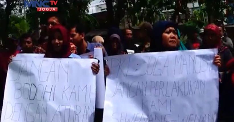 Jam Jualan Dibatasi, Ratusan PKL Alun-Alun Geruduk Satpol PP Kebumen