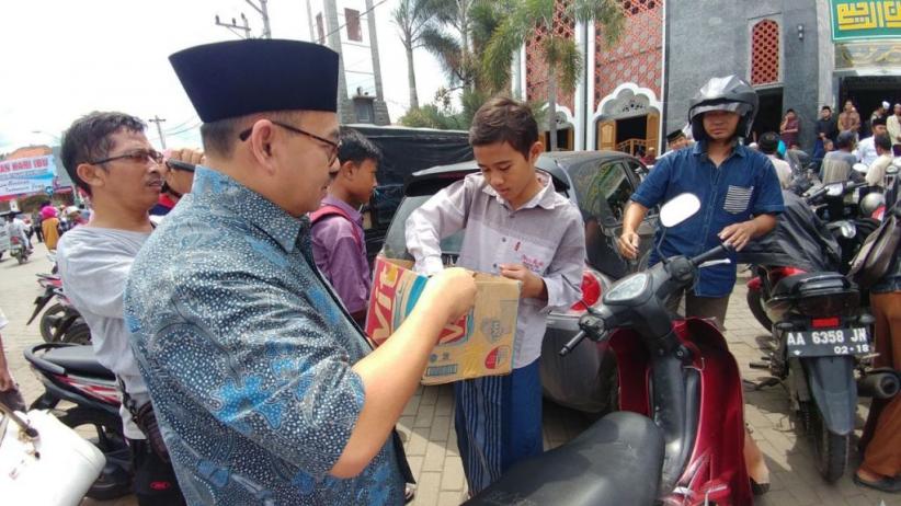 Bagikan Susu, Sudirman Said Siap Masifkan Program Revolusi Putih