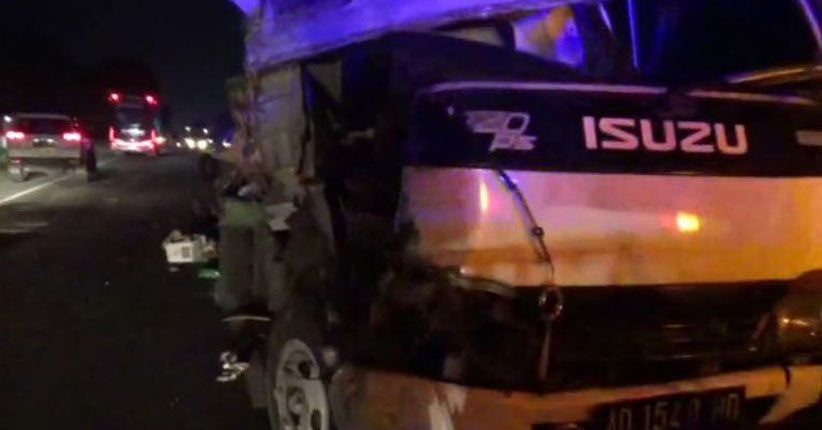 Diduga Lantaran Mengantuk, 1 Tewas akibat Truk Lawan Truk di Sragen