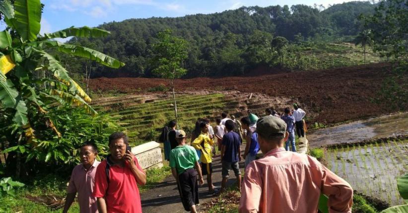 Longsor Timbun Petani di Brebes, 4 Masih Tertimbun, 14 Luka-luka