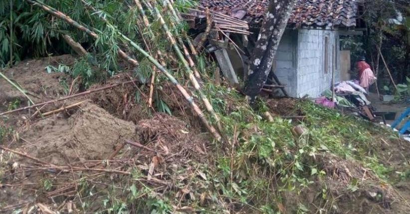 6 Titik Longsor Rusak Rumah Warga dan Tutup Jalur Wisata di Kulonprogo