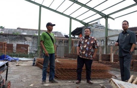 Tak Kunjung Selesai, Rekanan Pasar Simongan Terancam Di-Blacklist