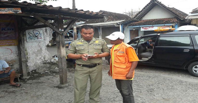 title Satpol PP Buru Perempuan Muda Pembakar Alquran di Kulonprogo Satpol PP Buru Perempuan Muda Pembakar Alquran di Kulonprogo