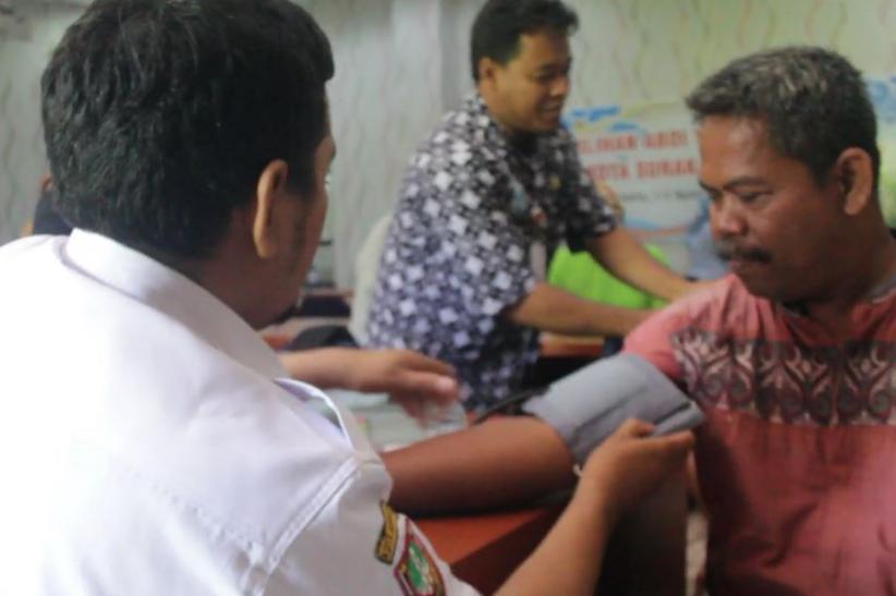 Pengemudi Becak Penjemput Tamu Pernikahan Putri Jokowi Cek Kesehatan