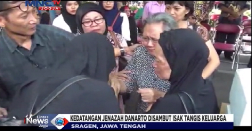 Sastrawan Danarto Dimakamkan di Samping Pusara Ibunya di Sragen