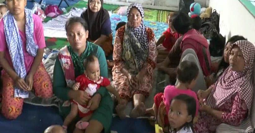 title Korban Puting Beliung Pemalang Mengungsi ke Sekolah Korban Puting Beliung Pemalang Mengungsi ke Sekolah