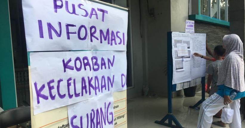 Cari Informasi Korban Bus Terbalik di Tanjakan Emen, Warga Datangi Kantor Lurah Pisangan - Bagian 4