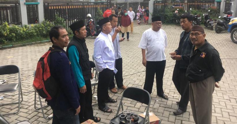 Cari Informasi Korban Bus Terbalik di Tanjakan Emen, Warga Datangi Kantor Lurah Pisangan - Bagian 1