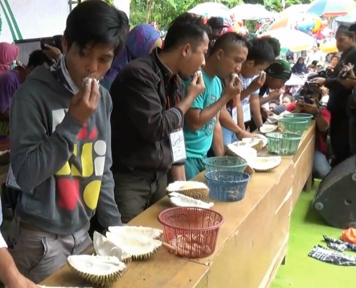 Nikmati Makan Durian Sepuasnya di Grebeg Duren Purworejo 2017 