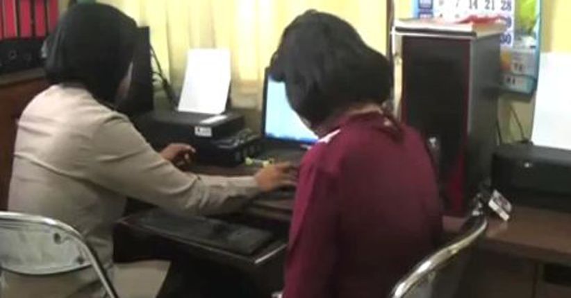 Nekat Mencuri di Pasar, Ibu Paruh Baya Digelandang ke Kantor Polisi