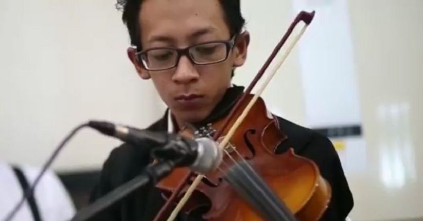 title Kisah Budi, Guru yang Tewas Dianiaya Siswa dan Biola Kesayangannya Kisah Budi, Guru yang Tewas Dianiaya Siswa dan Biola Kesayangannya