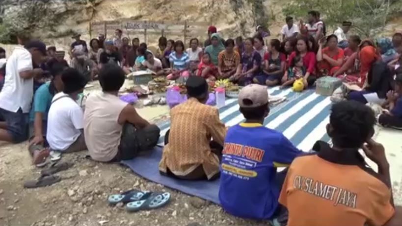 Tolak Pembangunan Pabrik Gamping, Warga Ponorogo Gelar Aksi Tumpengan