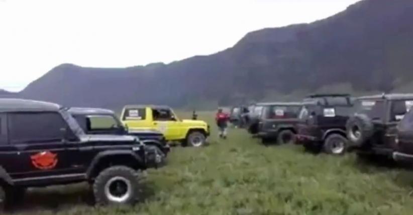 Viral, Komunitas Mobil Jeep Diusir dari Savana Gunung Bromo