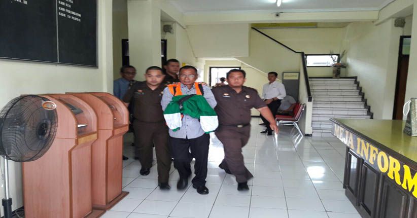 Kades Pasinan Lemah Putih Ditahan karena Diduga Korupsi Dana Desa