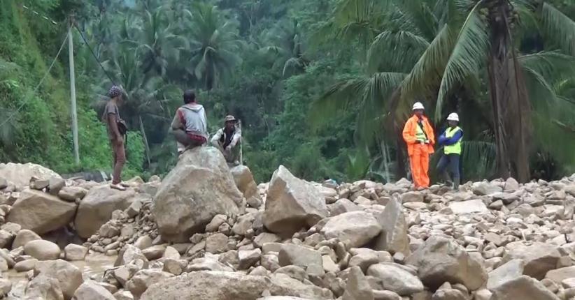 title Longsor Pacitan Meluas, Akses Antarkecamatan Putus Total Longsor Pacitan Meluas, Akses Antarkecamatan Putus Total