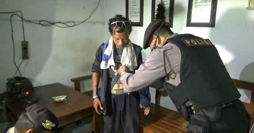 Polres Ponorogo Amankan â€œOrang Gilaâ€ Bersenjata Tajam