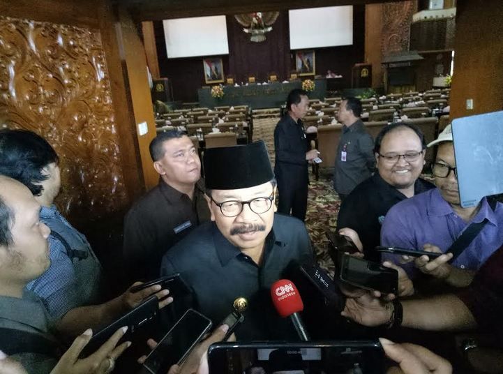 title Demokrat Serahkan Tim Pemenangan Kepada Khofifah  Demokrat Serahkan Tim Pemenangan Kepada Khofifah