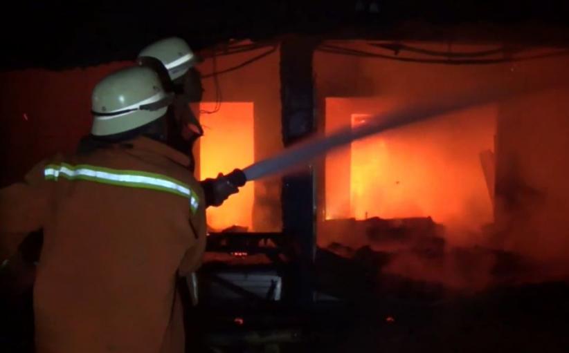 Gara-Gara Anak Main Korek, Rumah di Sidoarjo Ludes Terbakar