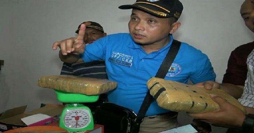 title Polisi Gerebek Rumah di Serdang Bedagai, Sita 250 Kg Ganja Siap Edar Polisi Gerebek Rumah di Serdang Bedagai, Sita 250 Kg Ganja Siap Edar