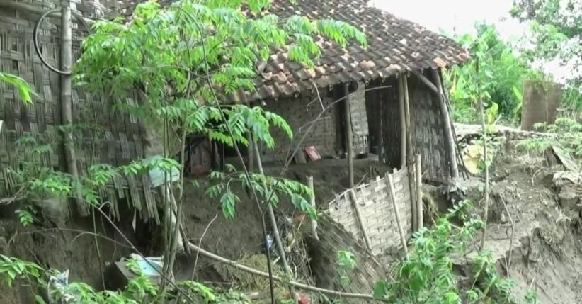 Tebing Sungai Bengawan Solo Longsor, Puluhan Rumah Warga Terancam