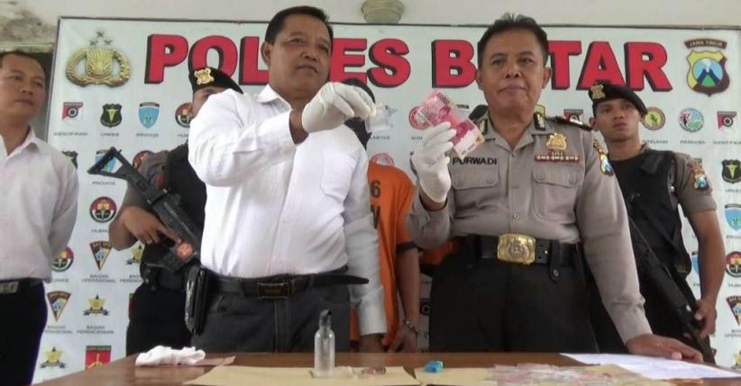 title Berdalih Supaya Kuat Bekerja, Sopir Truk Pasir di Blitar Pakai Sabu Berdalih Supaya Kuat Bekerja, Sopir Truk Pasir di Blitar Pakai Sabu