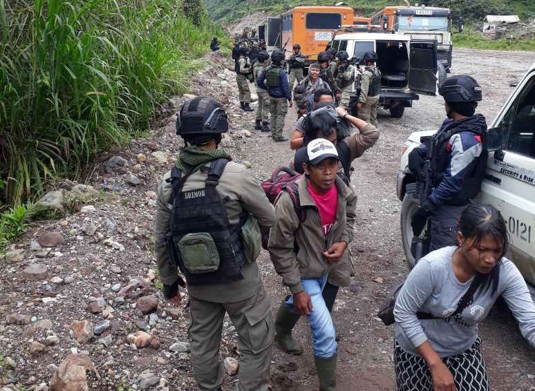 Brimob Polda Papua Berhasil Bebaskan Warga yang Disandera KKB