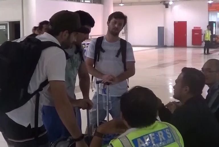 Penumpang Masih Menumpuk, Bandara Lombok Berpotensi Ditutup Kembali