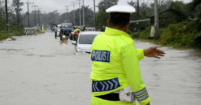 Jalan Antarkabupaten di Bangka Belitung Lumpuh akibat Banjir