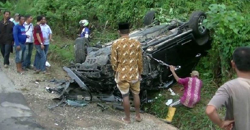 Mobil Dinas Bupati Bungo Terlibat Kecelakaan, 2 Tewas dan 10 Luka-Luka