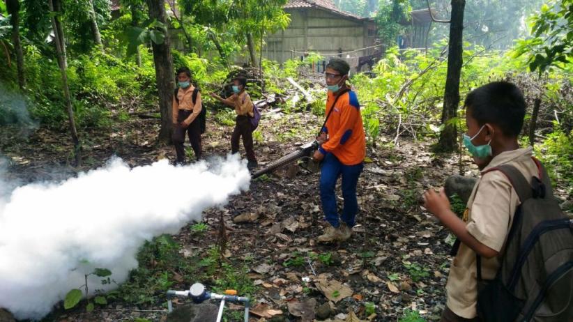 Antisipasi DBD, Tim Rescue Perindo Jateng Fogging Massal di Demak