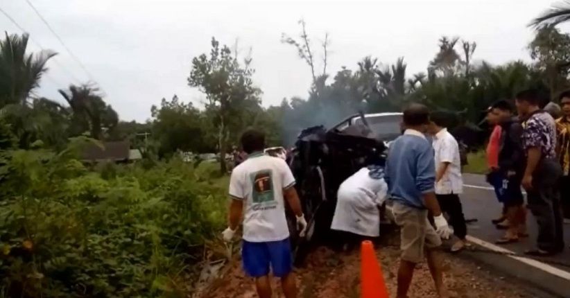 Korban Kecelakaan Maut Dimakamkan dalam Satu Lubang di Desa Pundu