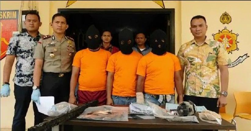 title Pelaku Pembakaran Kantor Rio Koto Jayo Ditangkap Pelaku Pembakaran Kantor Rio Koto Jayo Ditangkap