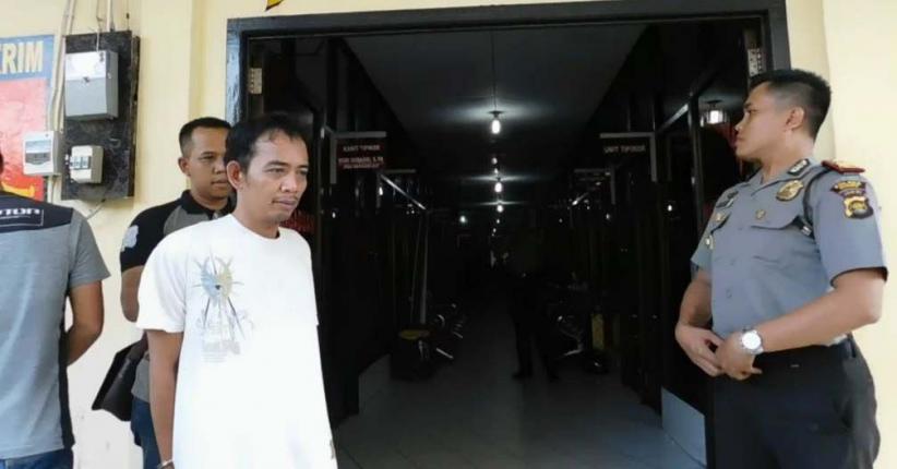 title Tipu dan Peras Pacar, Tentara Gadungan di Jambi Ditangkap Polisi Tipu dan Peras Pacar, Tentara Gadungan di Jambi Ditangkap Polisi
