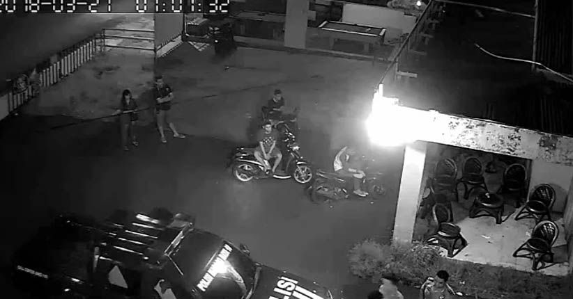 title Mabuk, 2 Oknum Anggota Polres Poso Ngamuk dan Pukuli 3 Karyawan Kafe Mabuk, 2 Oknum Anggota Polres Poso Ngamuk dan Pukuli 3 Karyawan Kafe