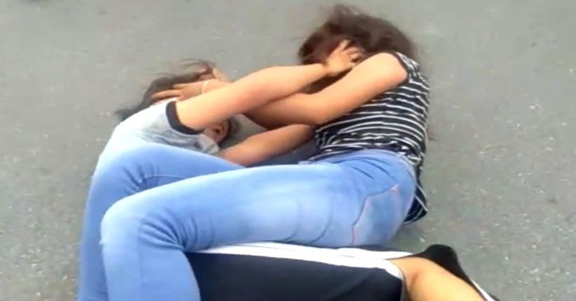 Viral Video 2 Remaja Putri di Pangkalpinang Berkelahi di Jalan Raya