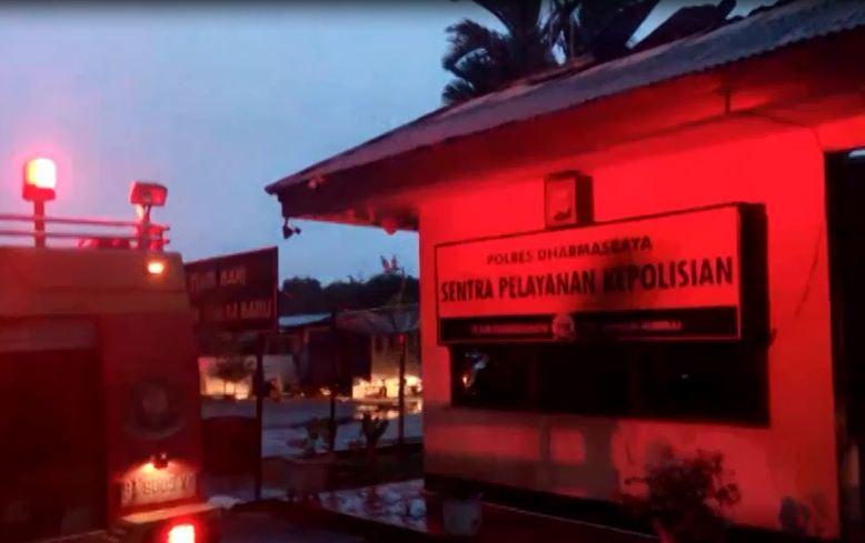 Mapolres Dharmasraya Diduga Dibakar Kelompok Teroris