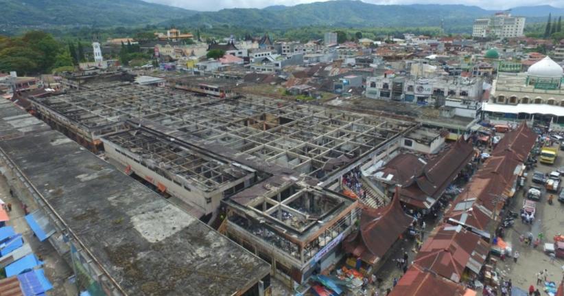 Sejumlah Warga Terluka dalam Kebakaran Ratusan Toko di Bukit Tinggi