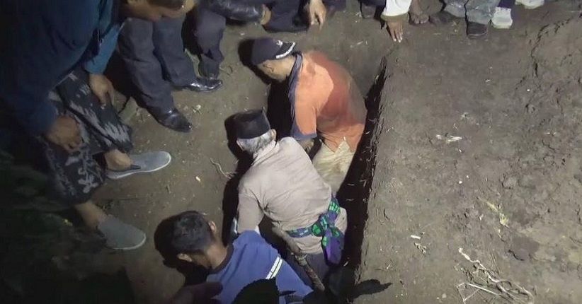 Jenazah Ustaz Prawoto Dimakamkan, Keluarga Tolak Autopsi