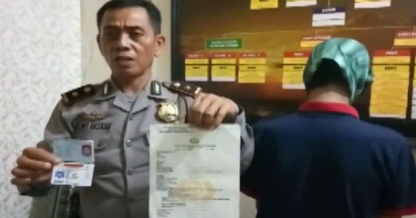 Polisi Tangkap Operator Warnet Pembuat KTP, SIM dan SKCK Palsu