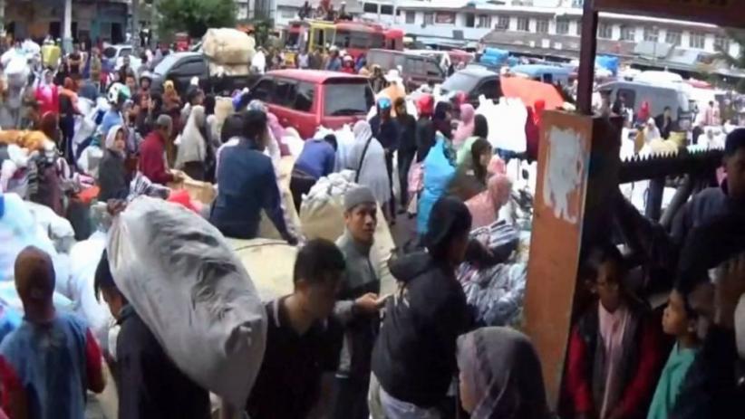 Jarah Dagangan saat Kebakaran Pasar Aur, 2 Pemuda Ditangkap Polisi 