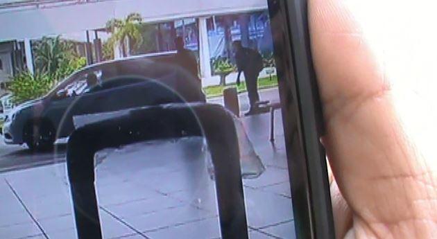 Taksi Gelap Pukul Mobil Taksi Daring dan Turunkan Penumpangnya di Bandara SMB II Palembang