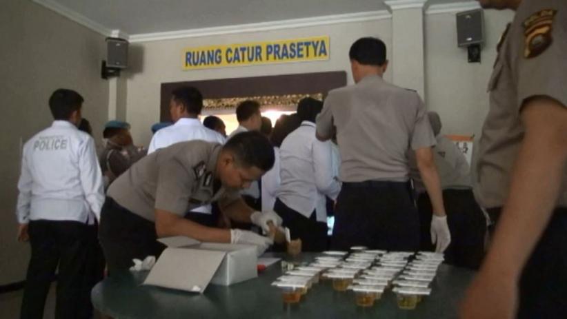 Kapolda Sumsel Tes Urine Bersama Ratusan Anggota Ditresnarkoba