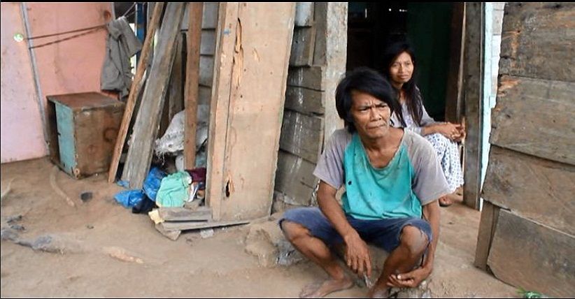 Ironis, Keluarga Ini Terpaksa Tidur Bersebelahan dengan Kandang Ayam